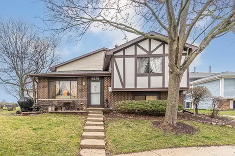 6273 Gold Cir #6273, Hanover Park, IL 60133