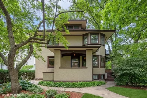 7 Elizabeth Ct, Oak Park, IL 60302