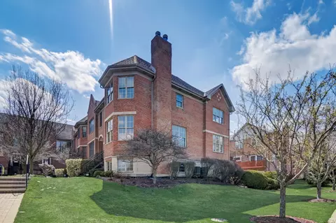 1727 Dewes St, Glenview, IL 60025