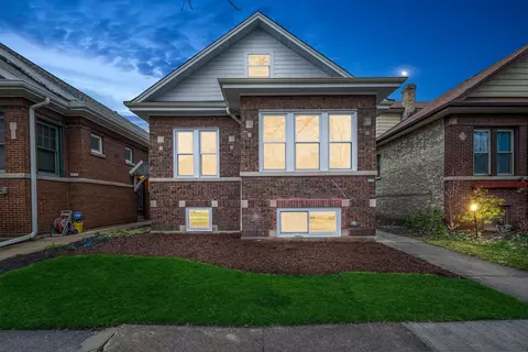 4614 N Kenton Ave, Chicago, IL 60630