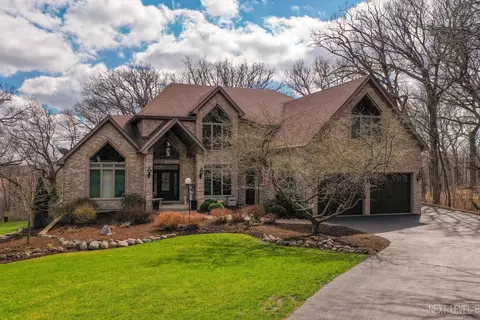 5 N230 Foxmoor Dr, Saint Charles, IL 60175