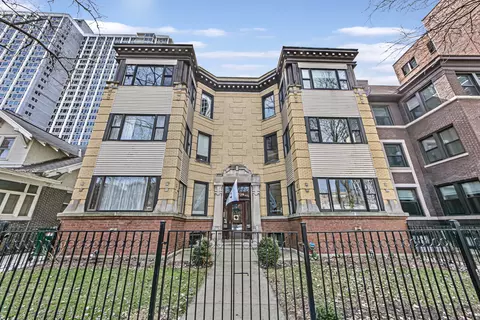 727 W Junior Ter #1A, Chicago, IL 60613