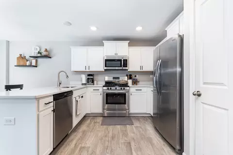 Kitchen - 1161 Westlake Dr, Cary, IL 60013 photo 1 of 3