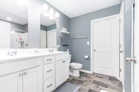 Bath - 1161 Westlake Dr, Cary, IL 60013 photo 2 of 4