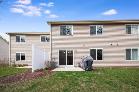 Exterior - 1161 Westlake Dr, Cary, IL 60013 photo 3 of 6