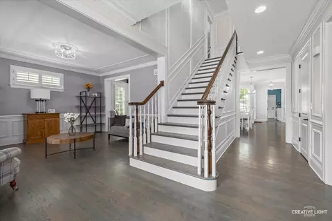 Entry Way - 1002 S Gables Blvd, Wheaton, IL 60189 photo 2 of 3