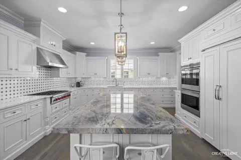 Kitchen - 1002 S Gables Blvd, Wheaton, IL 60189 photo 2 of 6