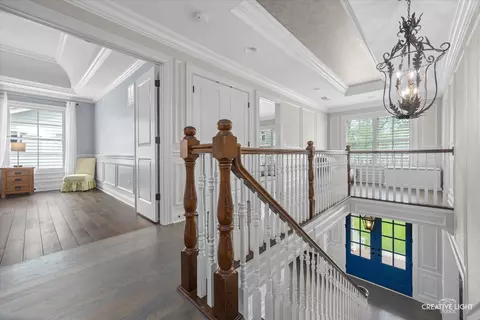 Entry Way - 1002 S Gables Blvd, Wheaton, IL 60189 photo 3 of 3