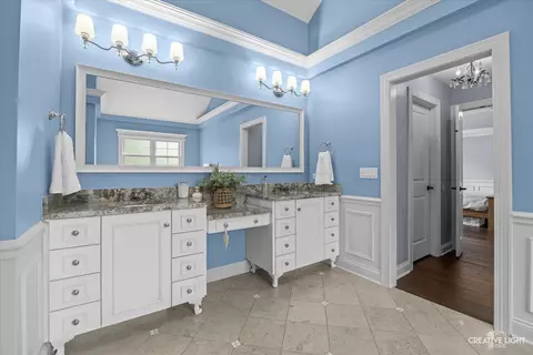 Bath - 1002 S Gables Blvd, Wheaton, IL 60189 photo 5 of 5