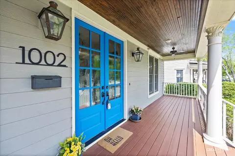 Exterior - 1002 S Gables Blvd, Wheaton, IL 60189 photo 3 of 6
