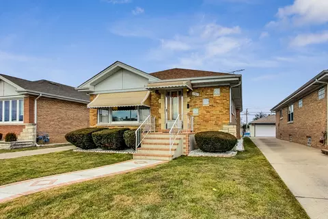 7740 W Giddings St, Norridge, IL 60706