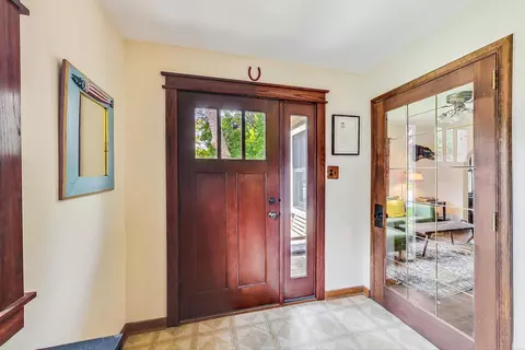 650 Lincoln Ave, Elgin, IL 60120 photo 3