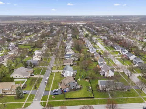 View/Area - 1908 Gladstone Dr, Wheaton, IL 60189 photo 3 of 8