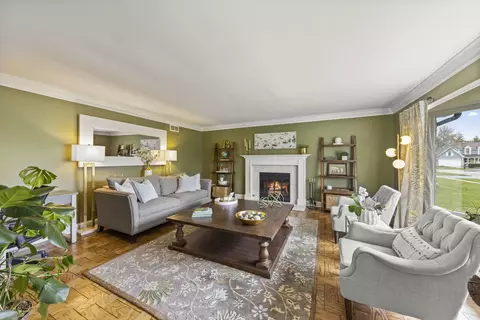 Living - 1908 Gladstone Dr, Wheaton, IL 60189 photo 1 of 7