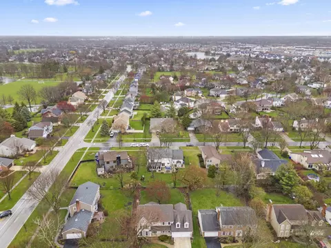 View/Area - 1908 Gladstone Dr, Wheaton, IL 60189 photo 5 of 8