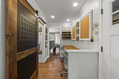 Kitchen - 1908 Gladstone Dr, Wheaton, IL 60189 photo 7 of 10