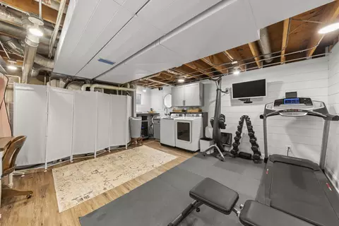 Kitchen - 1908 Gladstone Dr, Wheaton, IL 60189 photo 10 of 10