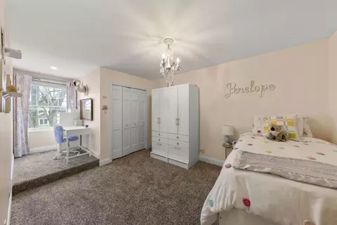 Bedroom - 1908 Gladstone Dr, Wheaton, IL 60189 photo 5 of 6