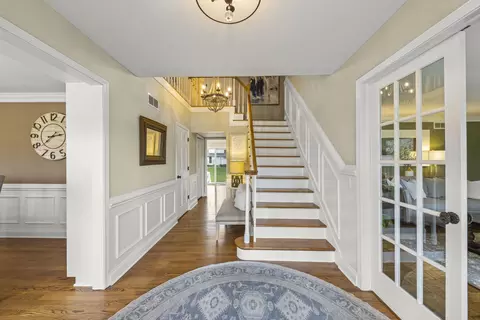 Entry Way - 1908 Gladstone Dr, Wheaton, IL 60189 photo 2 of 3