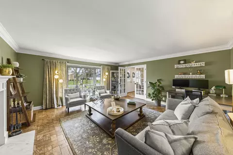 Living - 1908 Gladstone Dr, Wheaton, IL 60189 photo 3 of 7