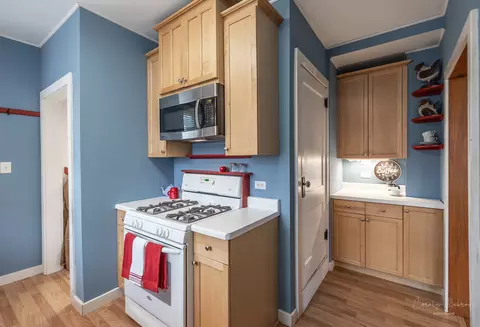Kitchen - 1026 Hill Ave, Elgin, IL 60120 photo 1 of 2