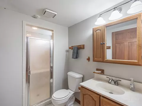 Bath - 1026 Hill Ave, Elgin, IL 60120 photo 2 of 2