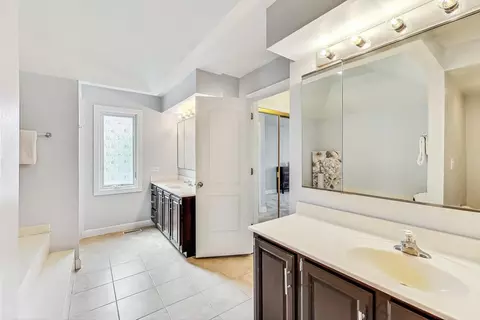 Bath - 2138 Phillips Dr, Glenview, IL 60026 photo 1 of 1