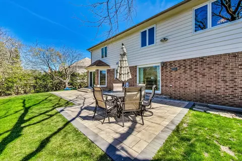 Exterior - 2138 Phillips Dr, Glenview, IL 60026 photo 3 of 4
