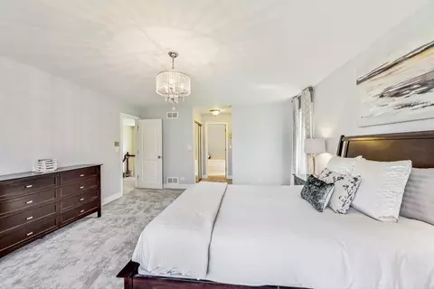 Bedroom - 2138 Phillips Dr, Glenview, IL 60026 photo 1 of 5