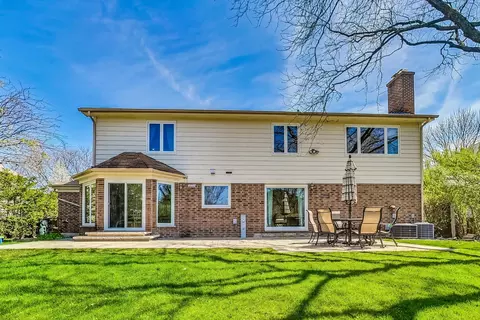 Exterior - 2138 Phillips Dr, Glenview, IL 60026 photo 2 of 4