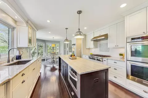Kitchen - 2138 Phillips Dr, Glenview, IL 60026 photo 2 of 4