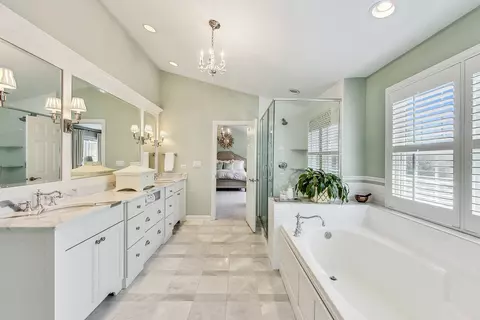 Bath - 2277 Thistle Rd, Glenview, IL 60026 photo 1 of 1