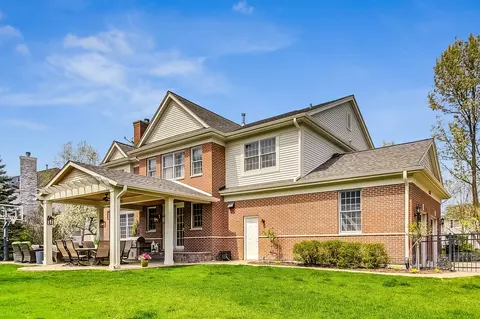 Exterior - 2277 Thistle Rd, Glenview, IL 60026 photo 2 of 8