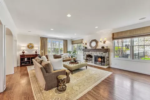 Living - 2277 Thistle Rd, Glenview, IL 60026 photo 2 of 3
