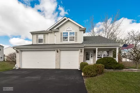 1814 Clarendon Ln, Aurora, IL 60504