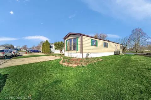 582 Huntsbridge Rd, Matteson, IL 60443