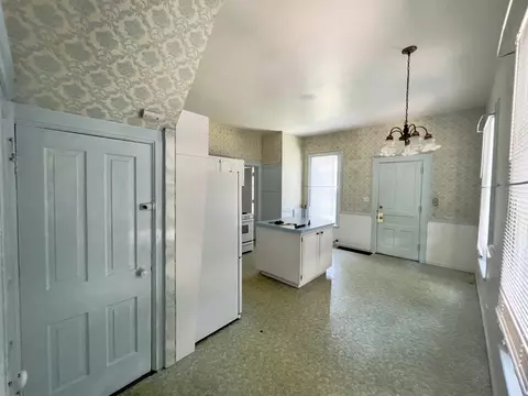 Kitchen - 1103 Post St, Ottawa, IL 61350 photo 4 of 5