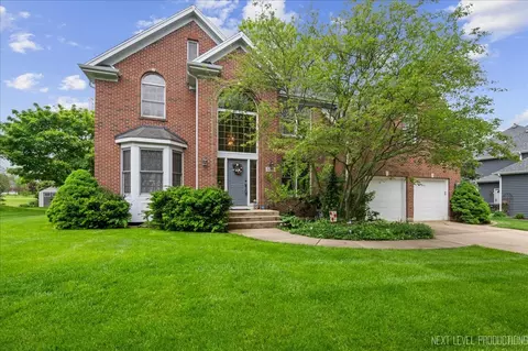 536 Ridgelawn Trl, Batavia, IL 60510