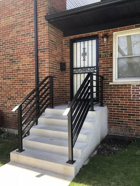 Exterior - 9930 S Clyde Ave, Chicago, IL 60617 photo 5 of 12