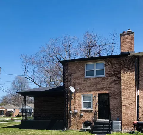 Exterior - 9930 S Clyde Ave, Chicago, IL 60617 photo 10 of 12
