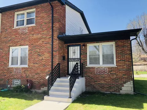 Exterior - 9930 S Clyde Ave, Chicago, IL 60617 photo 2 of 12