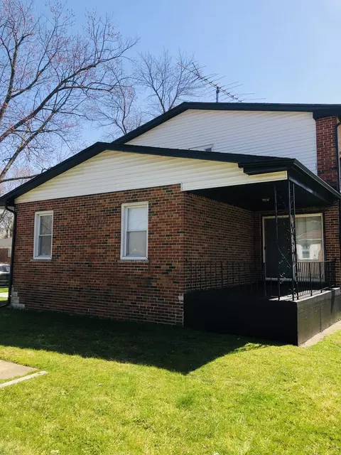 Exterior - 9930 S Clyde Ave, Chicago, IL 60617 photo 8 of 12