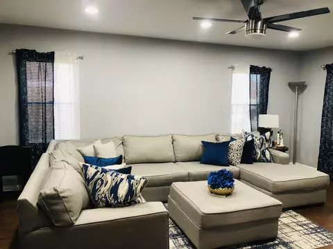 Living - 9930 S Clyde Ave, Chicago, IL 60617 photo 8 of 8