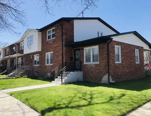 Exterior - 9930 S Clyde Ave, Chicago, IL 60617 photo 4 of 12