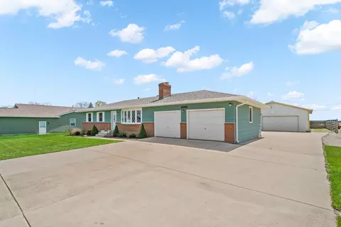 1965 Rosemary Cir, Lake Holiday, IL 60548