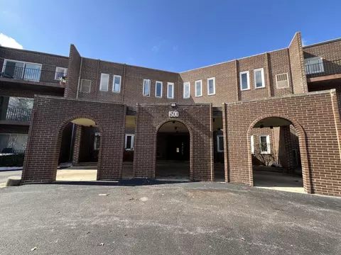 1500 Sandstone Dr #218, Wheeling, IL 60090