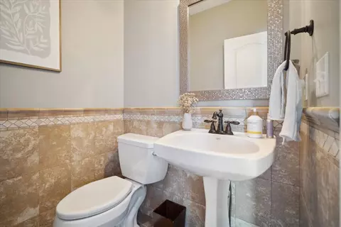 Bath - 2 Turtleback Ct, Bloomington, IL 61705 photo 4 of 4