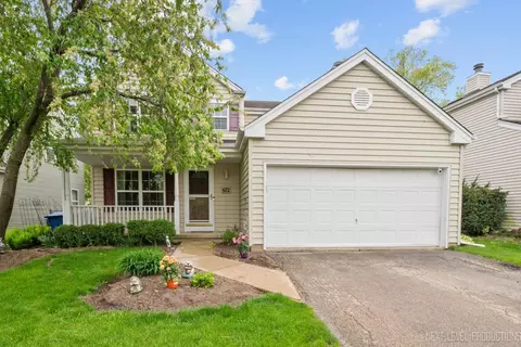 672 Nichole Ln, Geneva, IL 60134