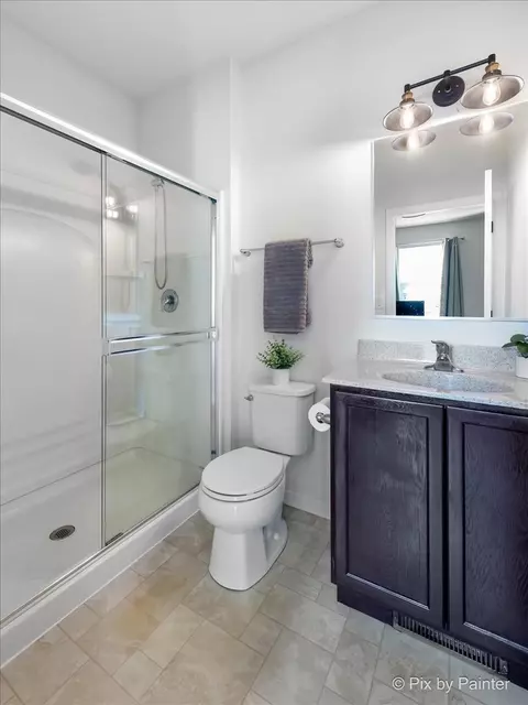 Bath - 3 Kingsmill Ct, Algonquin, IL 60102 photo 1 of 4