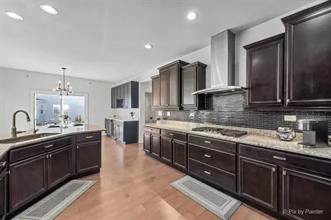 Kitchen - 3 Kingsmill Ct, Algonquin, IL 60102 photo 3 of 3